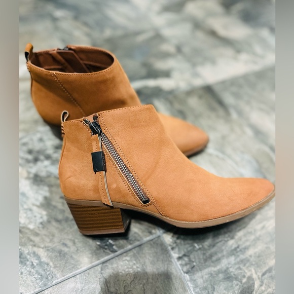 Ankle Boots - Picture 5 of 6